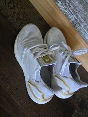 Adidas UltraBoost 20 Womens Size 6 White Gold Walking Running Shoes Sneakers